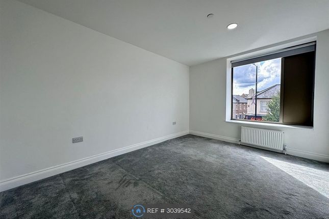 Flat, B High St, Barnet photo 5