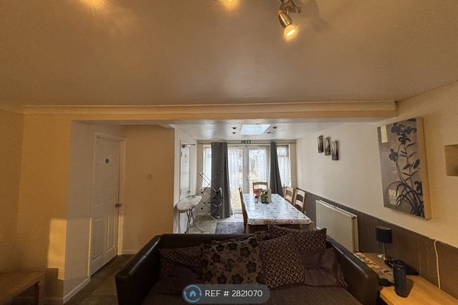 Deerswood Avenue, Hatfield photo 4