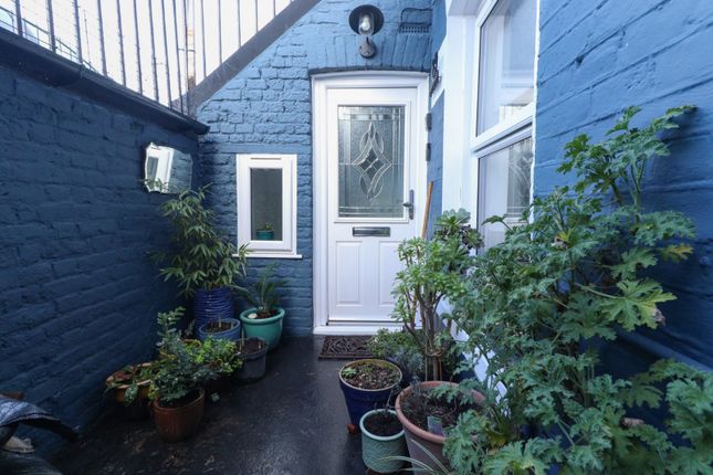 Flat 1, 82, Grosvenor Place, Kent photo 2