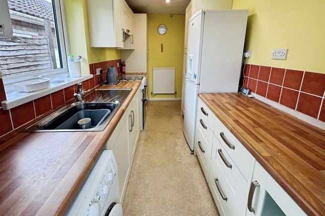 32 Maes Talcen, Bridgend photo 3