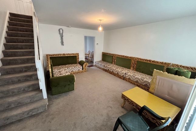6, Linacre Close, Newcastle upon Tyne photo 2