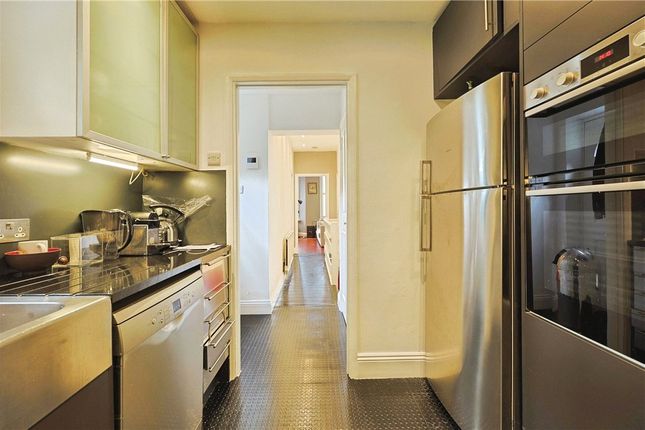 Flat 17 Dovedale Gardens, 465, Battersea Park Road, London photo 4