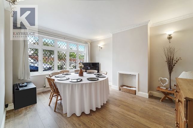 38 Raleigh Drive, Surbiton photo 3