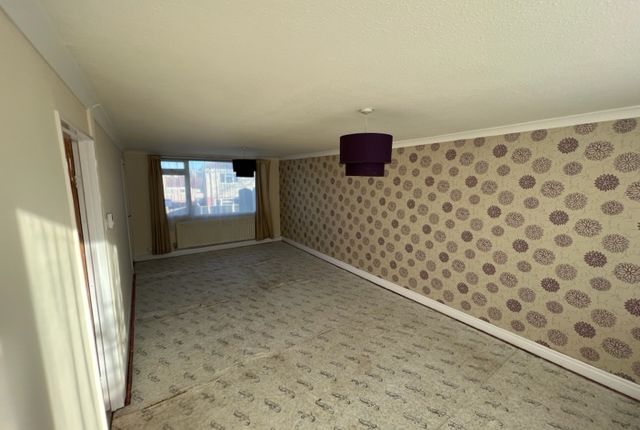 16, Stonecliffe Green Leeds photo 5