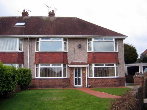 Thumbnail Flat to rent in Hendy Close, Sketty, Swansea