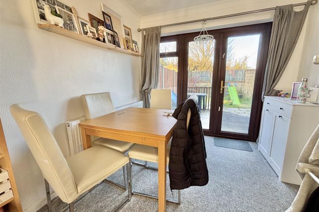 96, Heights Road, Upton photo 4