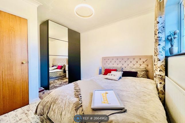 Bedroom 3 (King Size Bed)