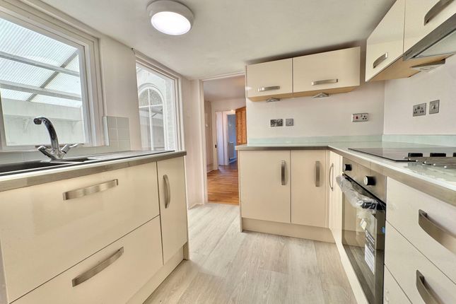 22 Albert Road, Cowes photo 4