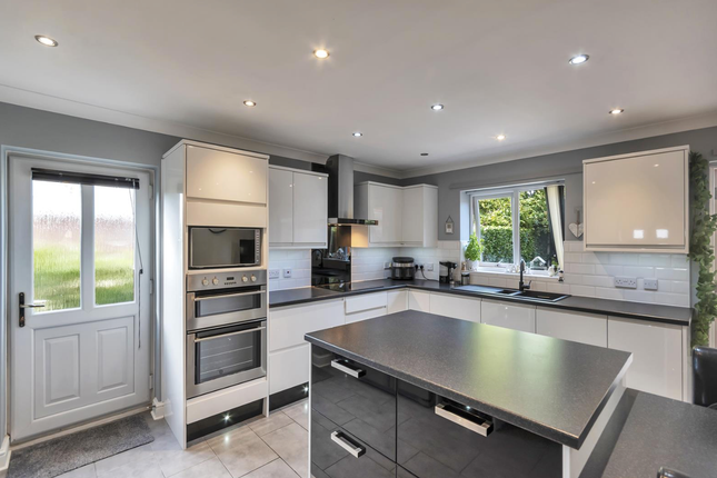 2, Breidden Court, Llanymynech photo 3