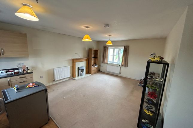 Maisonette to rent in Sunflower Way, Andover