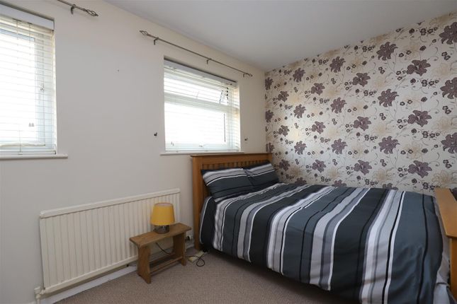 2, Burghclere Drive, Maidstone photo 4