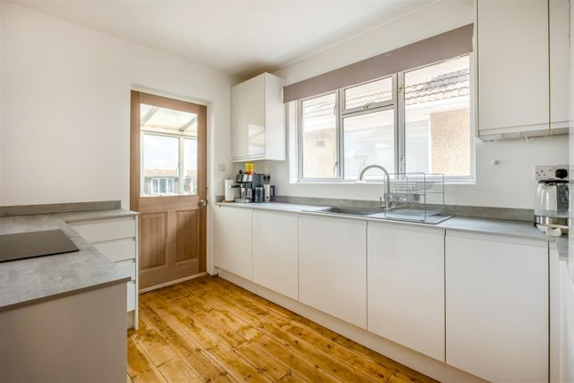 18, Oakdene Crescent, Brighton photo 4