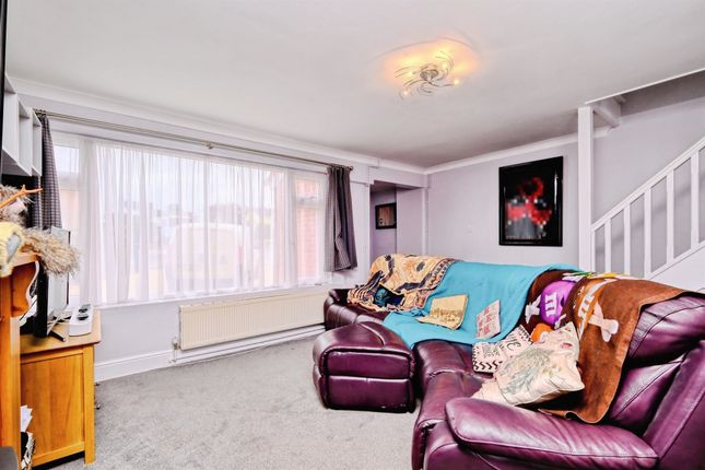 9, Greenfields, Salisbury photo 3