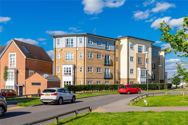 Thumbnail Flat for sale in Stadium Approach, Aylesbury, Buckinghamshire