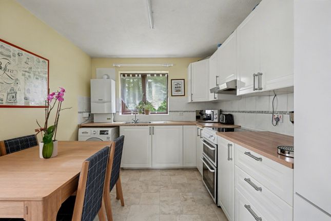 9 Coppice Court, Kingsdown Close, Gillingham photo 3