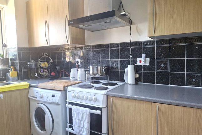 12, Celadon Close, London photo 4