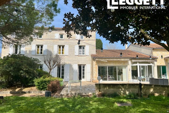 Villa for sale in Jarnac, Charente, Nouvelle-Aquitaine