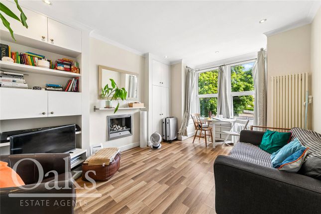 67b, Woodside Green, London photo 2