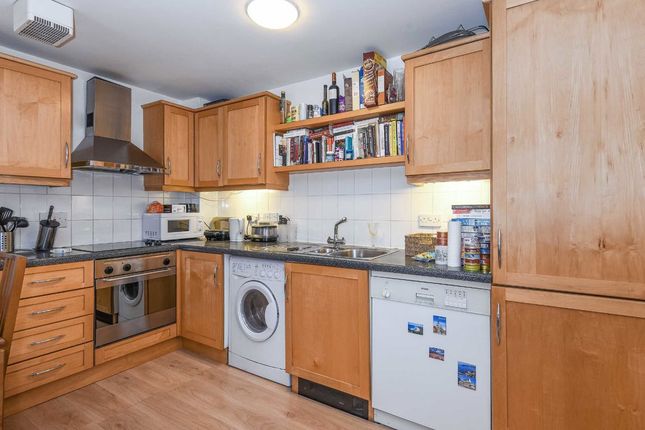 Flat 9, The Cobalt Building, 10-15, Bridgewater Square, London photo 4
