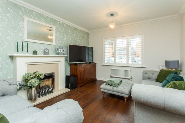 25, Pochard Crescent, Kent photo 3