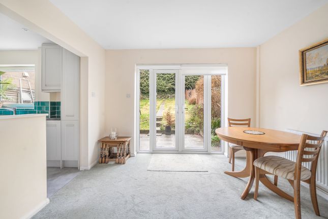 20, Frome Gardens, Stroud photo 4