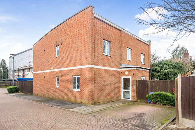 1-bed flat on 4, Phoenix Court, Pinner, £200,000