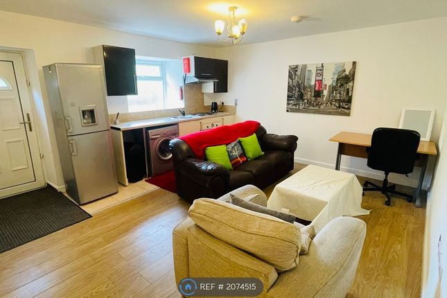 Thumbnail Flat to rent in Manchester Road, Huddersfield