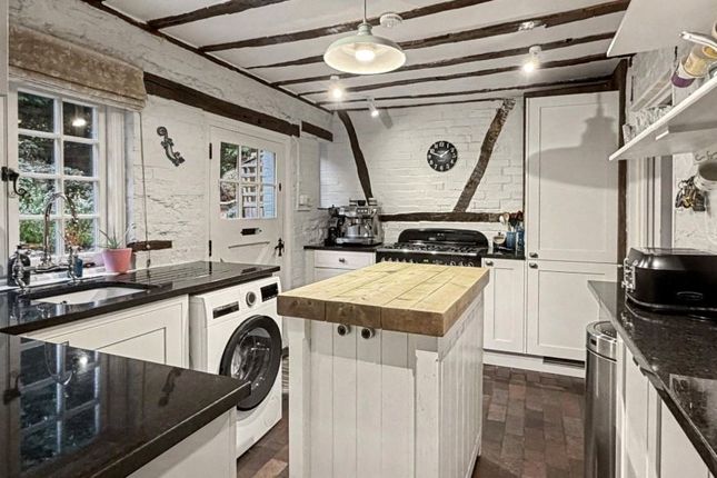 59, Shortheath Road, Surrey photo 4
