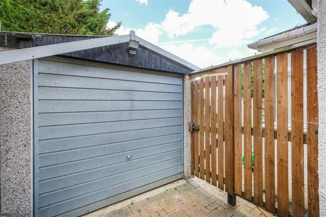 Semi-detached bungalow for sale in Dale View Crescent, London