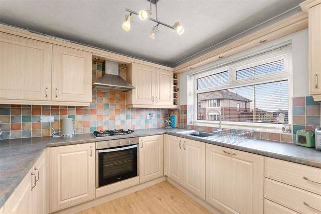 37, Poulton Avenue, Accrington photo 3