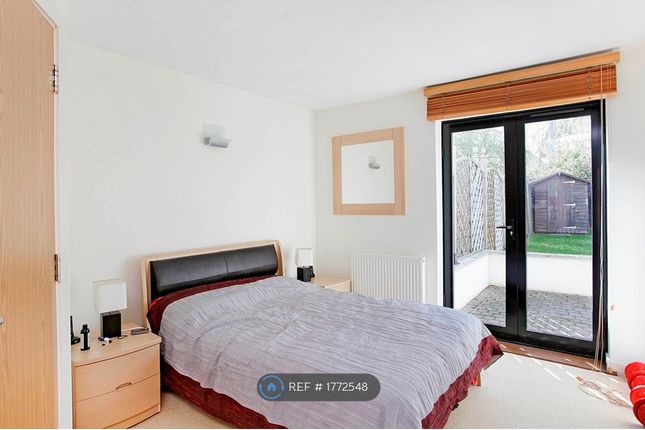 Hartfield Crescent, Ground Floor Flat, London photo 3