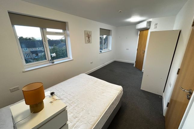 63, Marsh Road, Luton photo 2
