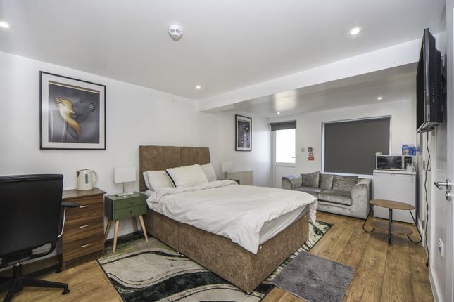 Room 2, 30, Brampton Road, Bexleyheath photo 4