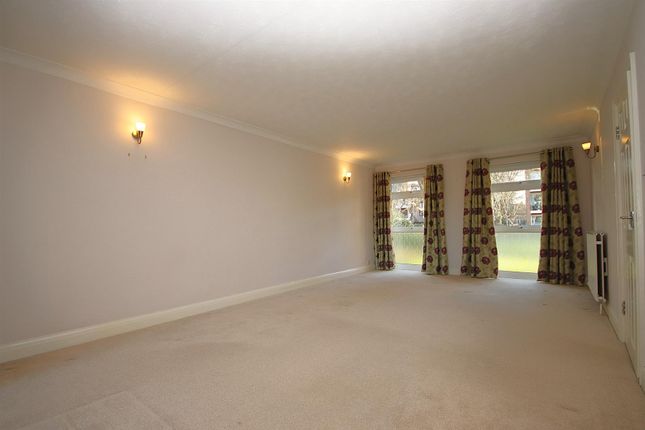 21 Riverine, Grosvenor Drive, Maidenhead photo 2