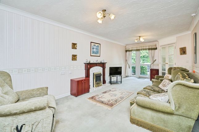 2, Pendene Court, Wolverhampton photo 2