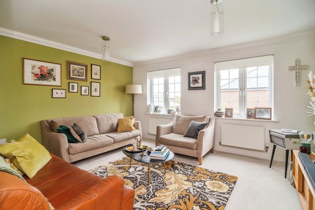 Town house for sale in Salisbury Close, Rayleigh