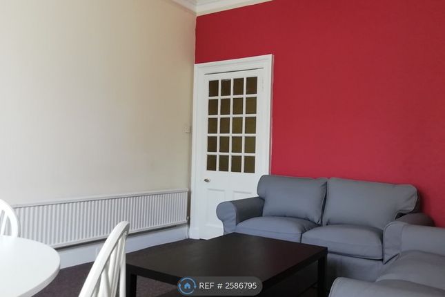 Lounge Showing New Sofas And Carpet