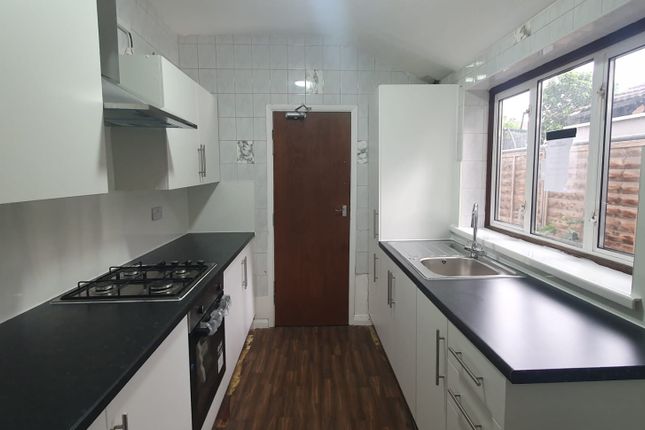 60, Richmond Road, Grays photo 4