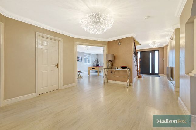 8, Tomswood Road, Essex photo 2