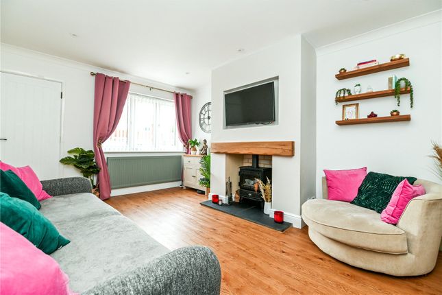 30, Larch Close, Lymington photo 3