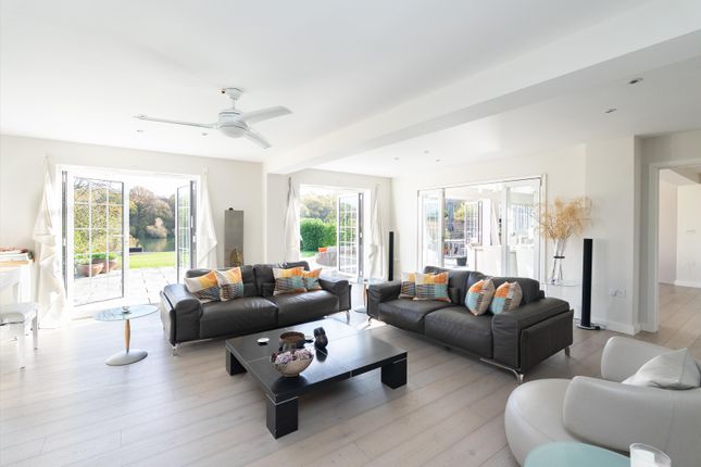10, Heathfield, Cobham photo 5