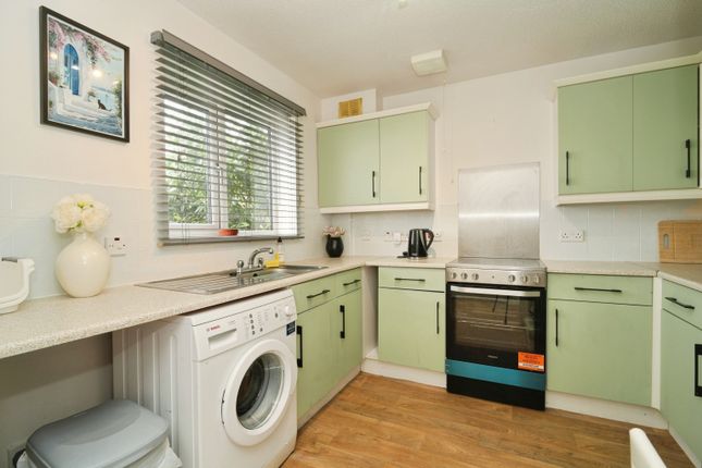 35, Lime Tree Square, Shipley photo 4