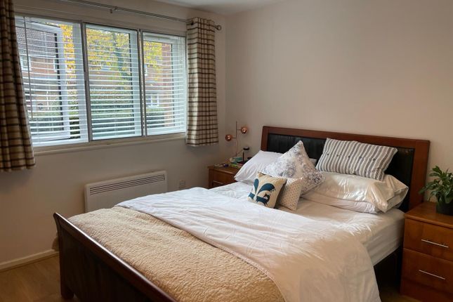 Dorney Way, Hounslow photo 5
