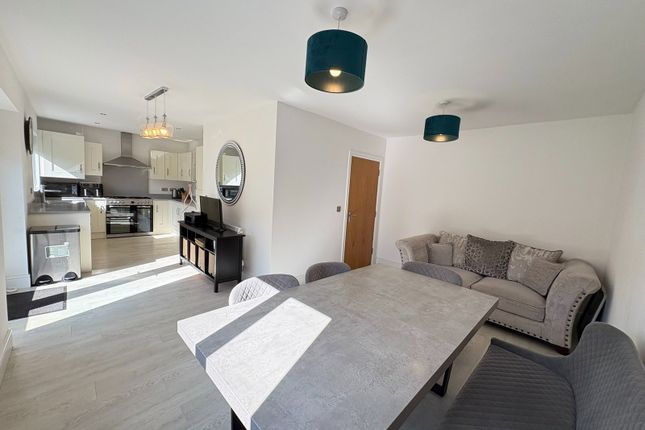 28 Stonechat Drive, Maghull photo 2