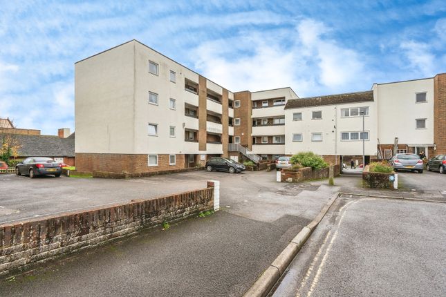 Flat for sale in Regal Close, Portsmouth, Hampshire