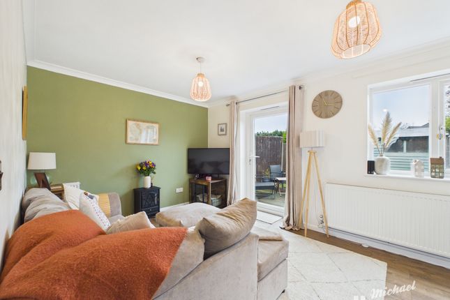 Copy of 45 Moorlands Road, Leighton Buzzard photo 3