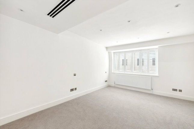 Terraced house to rent in Stanhope Terrace, London