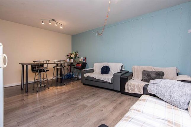 Flat 4 Equitable House, 5-7 South Parade, NG1 photo 3