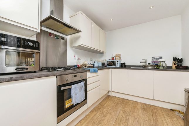 Flat for sale in Old Bedford Road, Luton