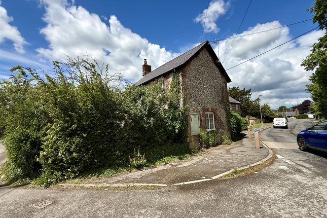 Chapel Cottage & Bulford Chapel, Watergate Lane, Salisbury photo 2
